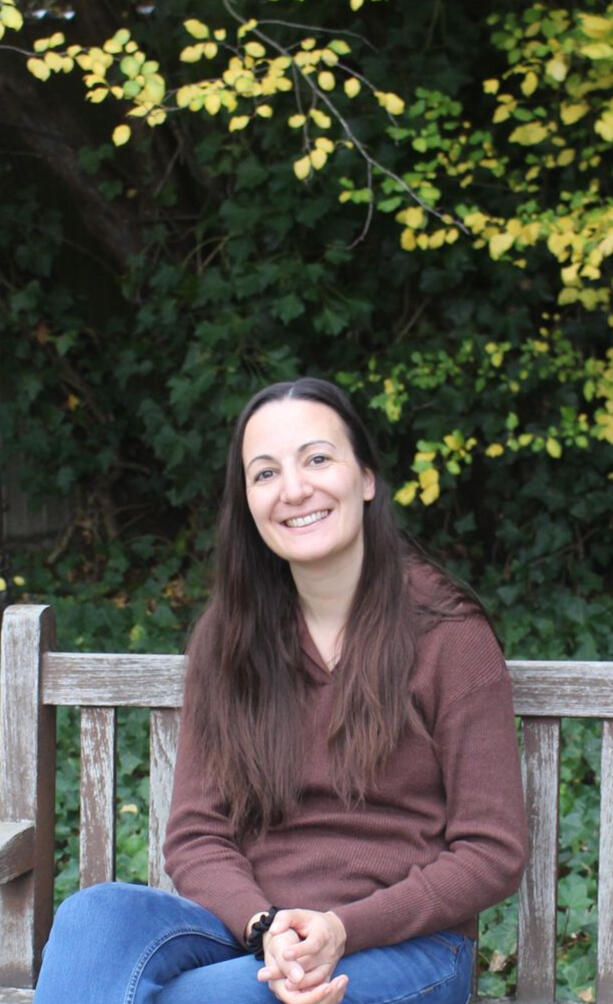 Lefki Yiasemides, professional virtual assistant helping founders streamline tasks.